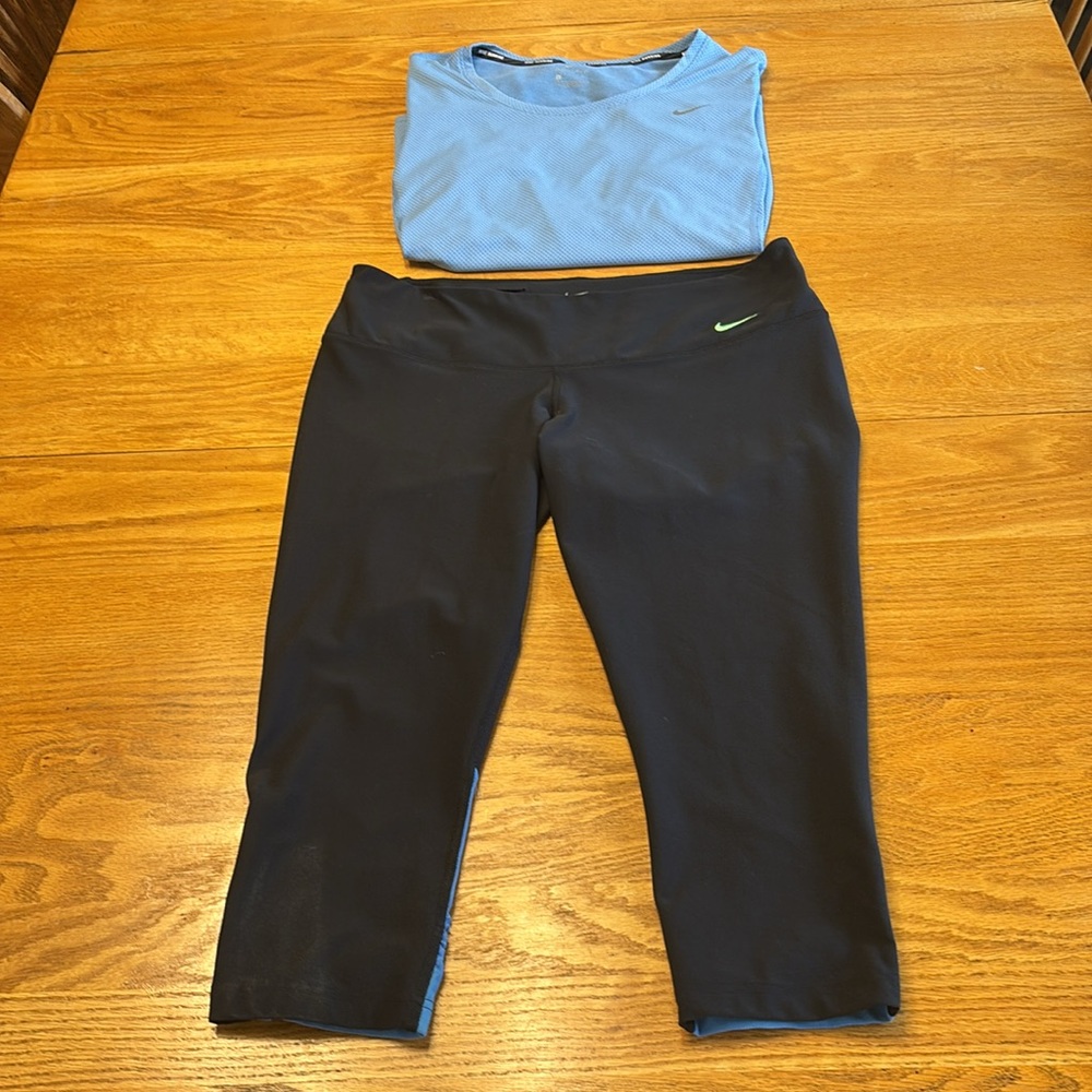 Nike Women’s Black and Blue Leggings with Light Blue Short Sleeve Top - Picture 4 of 11